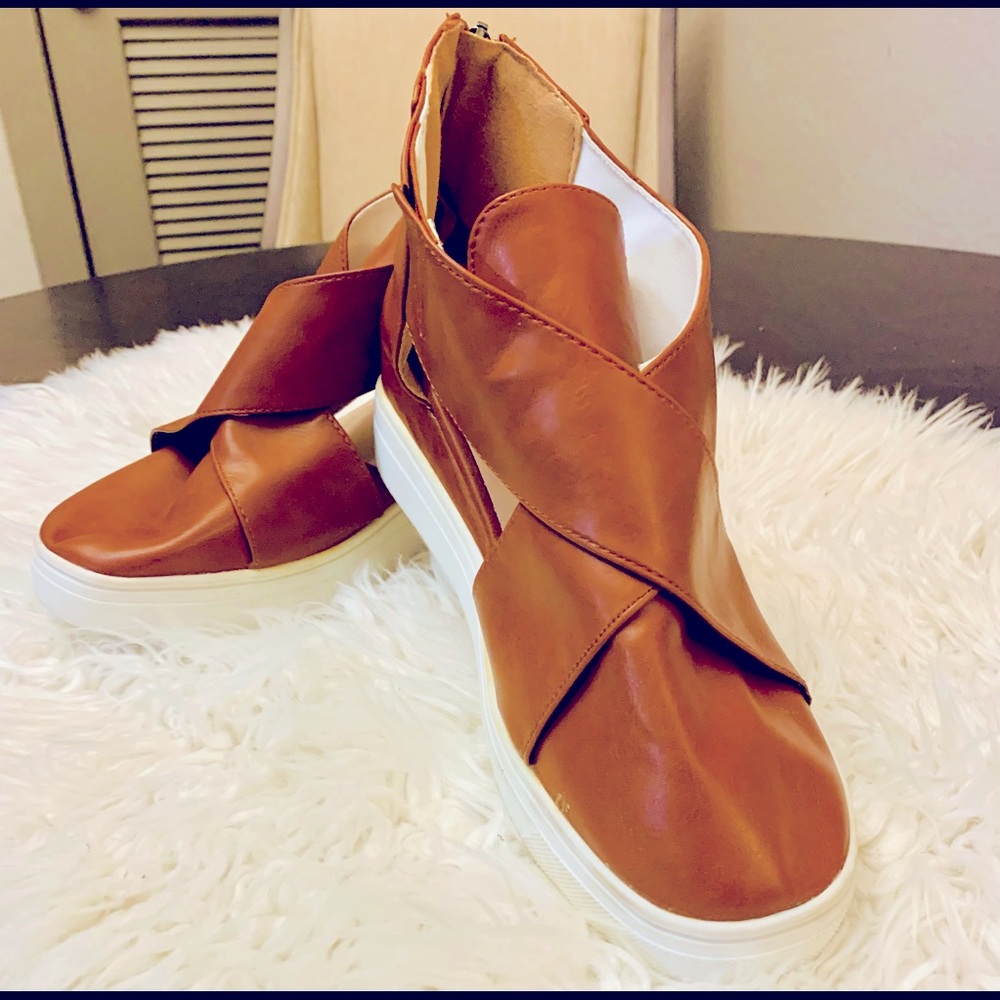 Womens size 9.5 dress leather sneakers cognac